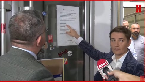 BRNABIĆ OBILAZI SKC: Ovo je pravo lice blokadera - dobro je da ljudi vide kako bi izgledala budućnost Srbije sa njima (VIDEO) BRNABIĆ OBILAZI SKC: Ovo je pravo lice blokadera - dobro je da ljudi vide kako bi izgledala budućnost Srbije sa njima (VIDEO)