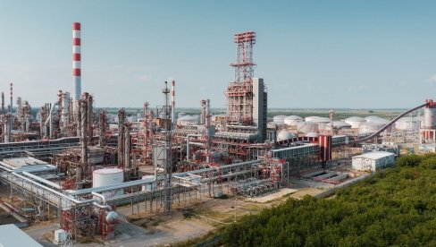 РАФИНЕРИЈА ПРЕСТАЈЕ СА РАДОМ: Председник објаснио - Шта су последице?