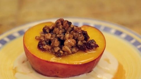 PEČENE BRESKVE: Pravi letnji osvježavajući desert PEČENE BRESKVE: Pravi letnji osvježavajući desert