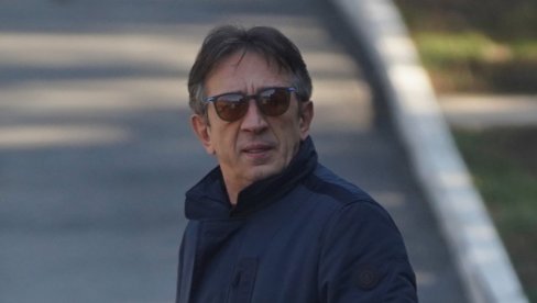 POSLAO PORUKU Prve reči Žike Jakšića posle moždanog udara: Trudim se, dajem sve od sebe POSLAO PORUKU Prve reči Žike Jakšića posle moždanog udara: Trudim se, dajem sve od sebe
