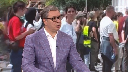 VUČIĆ O SITUACIJI U NOVOM PAZARU: Policija trpi teške pritiske, mnogo mi je teško palo ono što se događalo ispred Zvezdinog stadiona VUČIĆ O SITUACIJI U NOVOM PAZARU: Policija trpi teške pritiske, mnogo mi je teško palo ono što se događalo ispred Zvezdinog stadiona