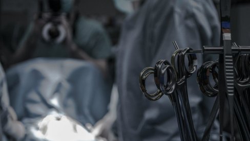 IZGUBIO ŽIVOT ZBOG KOSE: Turista preminuo dan nakon redovne procedure IZGUBIO ŽIVOT ZBOG KOSE: Turista preminuo dan nakon redovne procedure