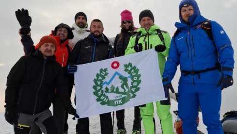 НА ВРХУ ПАЛА И ПОНЕКА СУЗА: Успела прва самостална експедиција „Јаворка“ на Арарат (ФОТО)