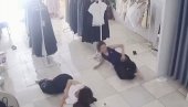 PACOV JOJ UTRČAO U PANTALONE, USLEDILA BORBA: Kamere zabeležile pravu dramu u butiku (VIDEO)