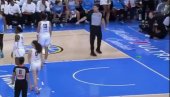AMERIKA JE ZAPANJENA: Evo šta navijači bacaju na teren kada se igra ženska NBA liga (FOTO)