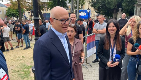 ОЛУЈУ И БЉЕСАК НЕ СМЕМО ДА ЗАБОРАВИМО КАКО СЕ ВИШЕ ОНЕ НЕ БИ ПОНОВИЛЕ Вучевић поводом 30 година од злочиначке акције Олуја (ВИДЕО) ОЛУЈУ И БЉЕСАК НЕ СМЕМО ДА ЗАБОРАВИМО КАКО СЕ ВИШЕ ОНЕ НЕ БИ ПОНОВИЛЕ Вучевић поводом 30 година од злочиначке акције Олуја (ВИДЕО)