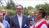 Vučić u Banstolu obilazi porodicu Radan koja je u Oluji proterana iz sela kod Knina