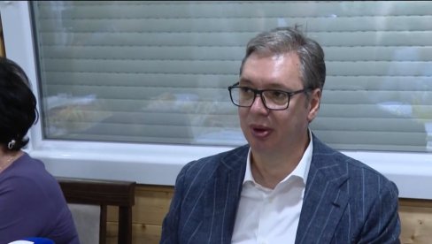 KRAJIŠKA TRAGEDIJA JA OGROMNA Vučić u Banstolu obišao porodicu Radan koja je u Oluji proterana iz sela kod Knina (VIDEO)