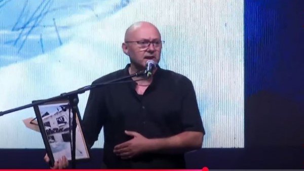 УСТАША ЈЕ МОМ ДЕДИ ПРЕРЕЗАО ГРКЉАН ДОК ЈЕ МОЈ ОТАЦ ТО ГЛЕДАО Речи које кидају душу на обележавању Олује