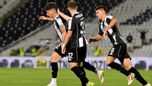 PRENOS, PARTIZAN - HIBERNIJAN: Nestvaran izazov za crno-bele bebe