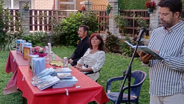 РОМАН „НА ТЕМЕЉУ ВЕРЕ И НЕПОКОРА“: О христоликом човеку, породици и народу РОМАН „НА ТЕМЕЉУ ВЕРЕ И НЕПОКОРА“: О христоликом човеку, породици и народу