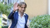 LUKA MODRIĆ ŠOKIRAO NOVINARE: Došao na promociju u AC Milan i rekao - ovo LUKA MODRIĆ ŠOKIRAO NOVINARE: Došao na promociju u AC Milan i rekao - ovo