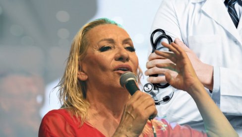 VESNA ZMIJANAC ZAVRŠILA U URGENTNOM CENTRU: Pevačica se oglasila povodom pogoršanog zdravstvenog stanja