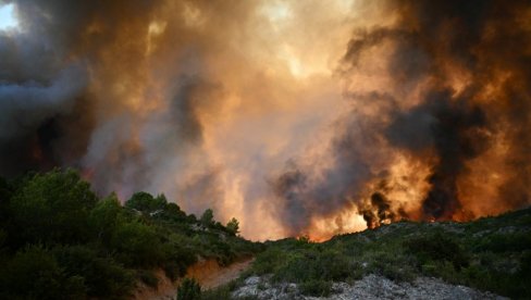 НАЈВЕЋИ ПОЖАР У 21. ВЕКУ ЗАХВАТИО ФРАНЦУСКУ: Има мртвих, велики број људи нестало, наређена хитна истрага (ФОТО/ВИДЕО)