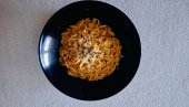 ЛЕТЊА ВЕГЕТАРИЈАНСКА ОРЗО ПАСТА: Рецепт за лагано ароматично јело