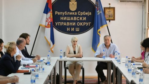 MINISTARKA LAZAREVIĆ U RADNOJ POSETI NIŠU: Tržišna inspekcija je važan mehanizam za funkcionisanje tržišta MINISTARKA LAZAREVIĆ U RADNOJ POSETI NIŠU: Tržišna inspekcija je važan mehanizam za funkcionisanje tržišta