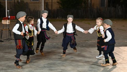 “KORACI TRADICIJE“: U Troponju i Mačevcu “KORACI TRADICIJE“: U Troponju i Mačevcu