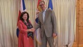 OGLASILA SE BRITANSKA AMBASADA: Vučić i Pirs razgovarali o situaciji na KiM i u BiH OGLASILA SE BRITANSKA AMBASADA: Vučić i Pirs razgovarali o situaciji na KiM i u BiH