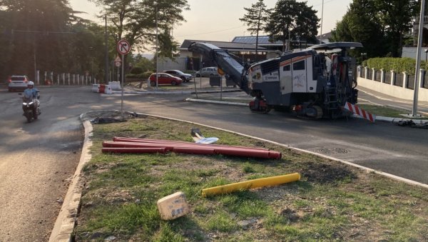 ДРАЈЗЕРОВОМ У ТРИ ТРАКЕ ВЕЋ СЛЕДЕЋЕ НЕДЕЉЕ: После одлагања рокова и проблема, битна саобраћајница на Савском венцу ускоро у финкцији