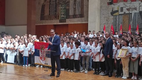 MLADI SPORTISTI IZ 18 ZEMALJA KOD PREDSEDNIKA: Prošle godine nije bila ni polovina dece kao danas, moraćemo da napravimo veću salu (VIDEO)