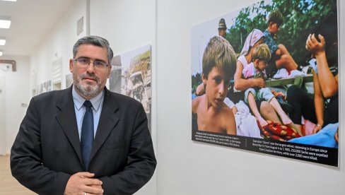 DOK GOD JE PICULA IZVESTILAC - IZLOŽBA O OLUJI OSTAJE: U Ministarstvu za evropske integracije postavljene fotografije iz zločinačke akcije DOK GOD JE PICULA IZVESTILAC - IZLOŽBA O OLUJI OSTAJE: U Ministarstvu za evropske integracije postavljene fotografije iz zločinačke akcije
