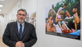 DOK GOD JE PICULA IZVESTILAC - IZLOŽBA O OLUJI OSTAJE: U Ministarstvu za evropske integracije postavljene fotografije iz zločinačke akcije DOK GOD JE PICULA IZVESTILAC - IZLOŽBA O OLUJI OSTAJE: U Ministarstvu za evropske integracije postavljene fotografije iz zločinačke akcije