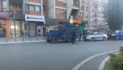 КУРТИЈЕВИ ПОЛИЦАЈЦИ ПОНОВО ТЕРОРИШУ НАРОД: У Северној Митровици приведене два српска младића (ВИДЕО)