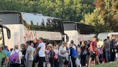 НОВА ГРУПА ЂАКА СТИГЛА НА ТАРУ: Траје програм обреновачких еко-кампова