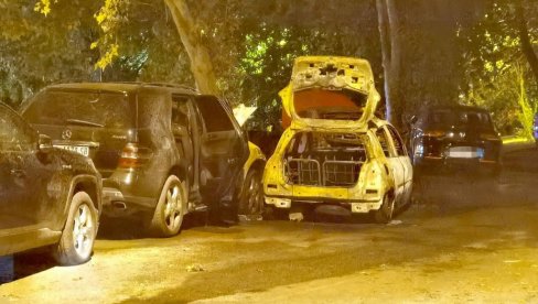 АУТОМОБИЛИ ПЛАНУЛИ ЈЕДАН ЗА ДРУГИМ: Драматичне сцене у Браће Јерковић, велики број ватрогасаца на терену (ФОТО)