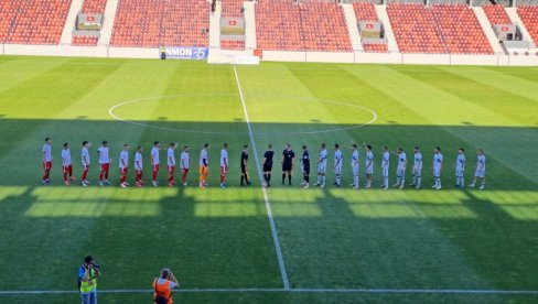 НАШ ДРЕС – ТВОЈА БОРБА… Диван гест подршке играча ГФК „Дубочица“ верној навијачици НАШ ДРЕС – ТВОЈА БОРБА… Диван гест подршке играча ГФК „Дубочица“ верној навијачици
