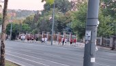 СВЕ СЕ ЦРВЕНИ (И БЕЛИ) КА МАРАКАНИ: Реке навијача кренуле на Звезда - Лех СВЕ СЕ ЦРВЕНИ (И БЕЛИ) КА МАРАКАНИ: Реке навијача кренуле на Звезда - Лех