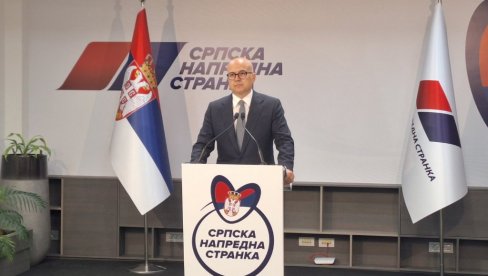 OBRAĆA SE MILOŠ VUČEVIĆ: Konferencija za medije predsednika SNS-a (VIDEO)