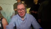 DOK KRV TEČE MOJIM VENAMA BRANIĆU I ČUVAĆU SRBIJU: Predsednik Vučić živi za svoj narod i svoju državu DOK KRV TEČE MOJIM VENAMA BRANIĆU I ČUVAĆU SRBIJU: Predsednik Vučić živi za svoj narod i svoju državu