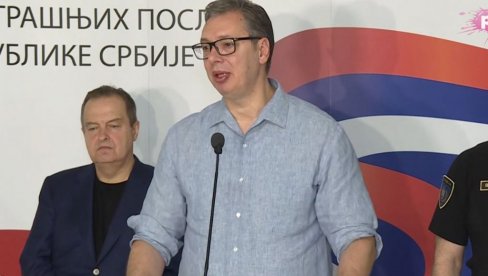 POLOMLJENE VILICE, POVREDE GRUDNOG KOŠA Vučić: U napadu blokareda povređeno je 16 policajaca