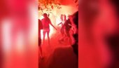 BLOKADERI TERORISTI PALE ŽIVE LJUDE, TUKU, PSUJU I PRETE: Za to vreme Šolakovi mediji potpiruju vatru (VIDEO) BLOKADERI TERORISTI PALE ŽIVE LJUDE, TUKU, PSUJU I PRETE: Za to vreme Šolakovi mediji potpiruju vatru (VIDEO)