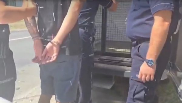 ХАПШЕЊЕ У ВРБАСУ:  Гађали камењем учесника скупа који је организовао СНС
