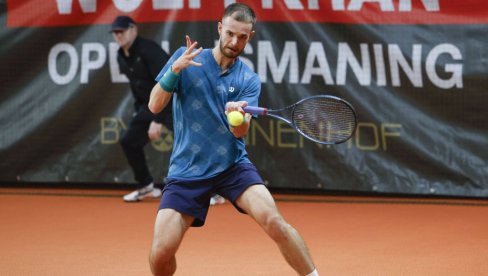 TENIS OVO NE PAMTI: Otišao u toaltet, a kad se vratio sačekala ga diskvalifikacija (VIDEO)