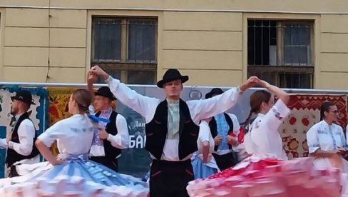 BANATSKI DANI TEKU: Trodnevni festival nematerijalnog kulturnog nasleđa u Zrenjaninu BANATSKI DANI TEKU: Trodnevni festival nematerijalnog kulturnog nasleđa u Zrenjaninu
