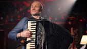ВАЖНО ЈЕ ОБРАЗОВАЊЕ И ПРОФЕСИОНАЛНОСТ: Аца Софронијевић се бори за бољу будућност у музици (ФОТО)