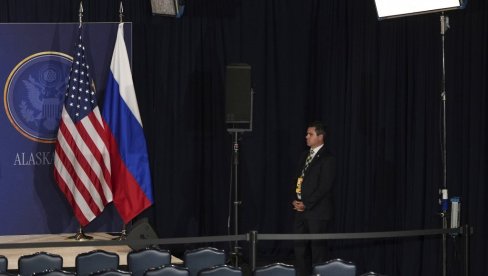 (УЖИВО) САМИТ ПУТИНА И ТРАМПА: Очекује се први сусрет лидера две супер силе; Слетели и Трамп и Путин (ВИДЕО)
