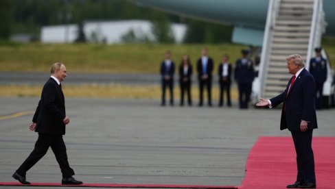 (УЖИВО) САМИТ ПУТИНА И ТРАМПА: Сада је и званично - Разговори руског и америчког председника су почели (ВИДЕО)