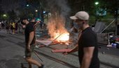 КРВАВИ ПЕРФОРМАНС БЛОКАДЕРА