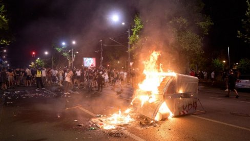 BLOKADERI MEĐUNARODNI NASILNICI: Koriste priručnike iz inostranstva za sprovođenje nasilnih protesta