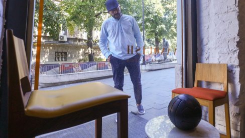 JEDNA LOPTA, PET PITANJA I DOKAZ DA SRBIJA ŽIVI ZA FUDBAL: Goran Gavrančić o reprezentaciji i meču sa Engleskom JEDNA LOPTA, PET PITANJA I DOKAZ DA SRBIJA ŽIVI ZA FUDBAL: Goran Gavrančić o reprezentaciji i meču sa Engleskom