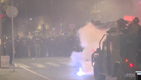 VALJEVO PAMTI, A GDE VAM JE PREBIJENI DEČAK? Na blokaderskom skupu nastavili da lažu o brutalnosti policije, a ni da beknu o jezivoj izmišl