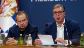 ВУЧИЋ ПРОЧИТАО ЧЛАН ЗАКОНА И УПИТАО ТУЖИОЦЕ: Што се правите да га не познајете? Шта је било у Новом Саду и Ваљеву, ако не чист тероризам?