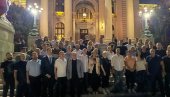 MINISTRI SA NARODOM ISPRED SKUPŠTINE: Mali, Selaković, Mesarović i ostali podržavaju studente koji hoće da uče