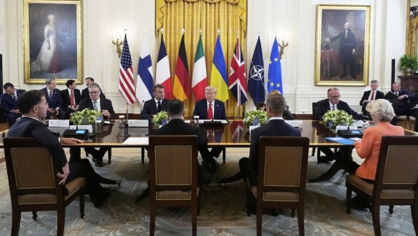 САМИТ ТРАМПА, ЗЕЛЕНСКОГ И ЕВРОПЉАНА: Почео групни састанак - Трамп, Зеленски и лидери Европе; Кијев и Европа имају црвене линије (ВИДЕО)