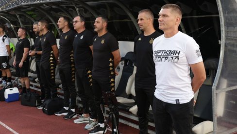 USPELI SMO I TO DA URADIMO: Evo šta je Srđan Blagojević rekao nakon ubedljive pobede Partizana u Superligi Srbije USPELI SMO I TO DA URADIMO: Evo šta je Srđan Blagojević rekao nakon ubedljive pobede Partizana u Superligi Srbije