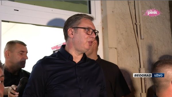 ВУЧИЋ ПОВРЕДИО РУКУ У ЦВИЈИЋЕВОЈ УЛИЦИ: Изгледа да сам се исекао, нећемо да бежимо ВУЧИЋ ПОВРЕДИО РУКУ У ЦВИЈИЋЕВОЈ УЛИЦИ: Изгледа да сам се исекао, нећемо да бежимо